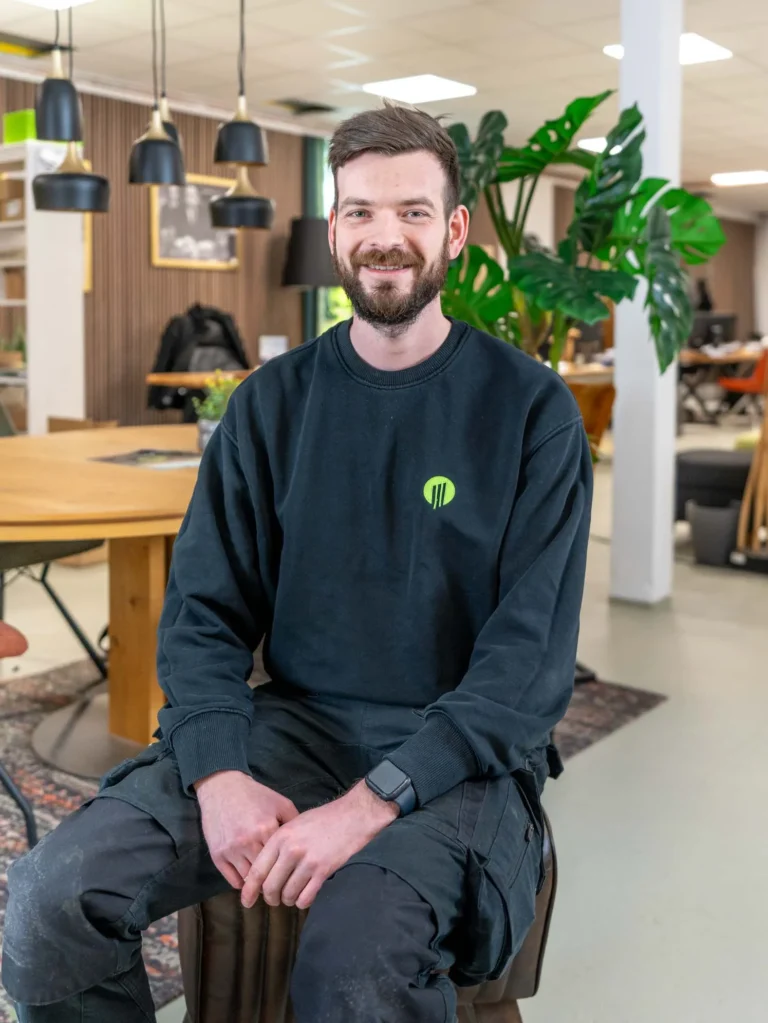 PV Green Elektriker Adam Taylor